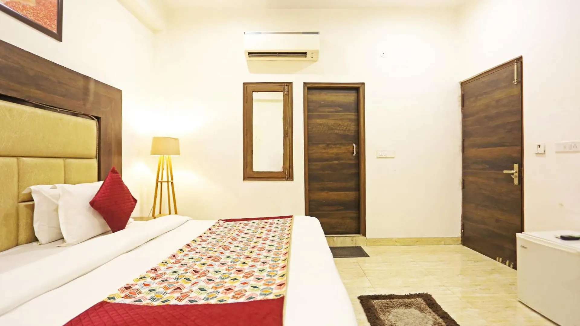 Hotel The Kiara Near Delhi Airport New Delhi