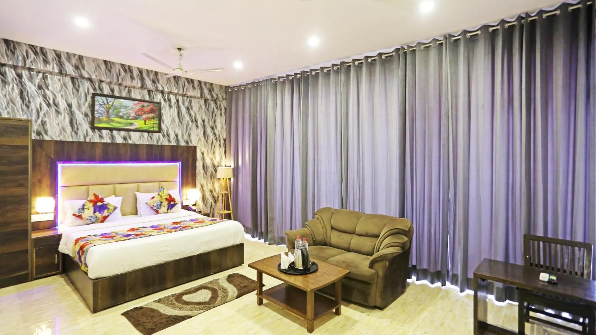 Hotel The Kiara Near Delhi Airport New Delhi