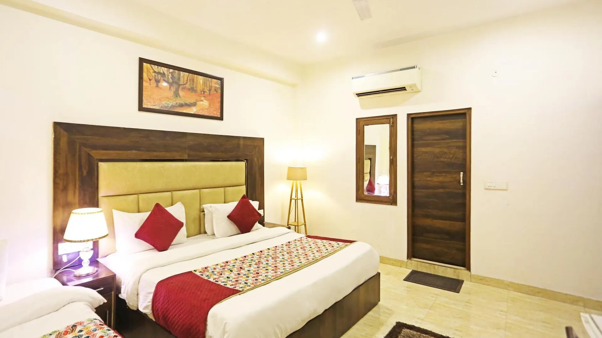 Hotel The Kiara Near Delhi Airport New Delhi