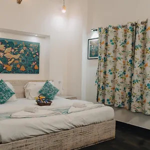 *** Bed & Breakfast Safarnama - A Boutique India