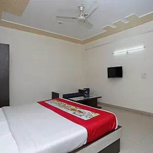*** Hotel O Shanti Palace India
