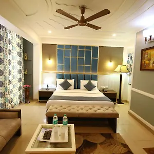 A Family Hotel Oppera Near Igi Airport Hotel