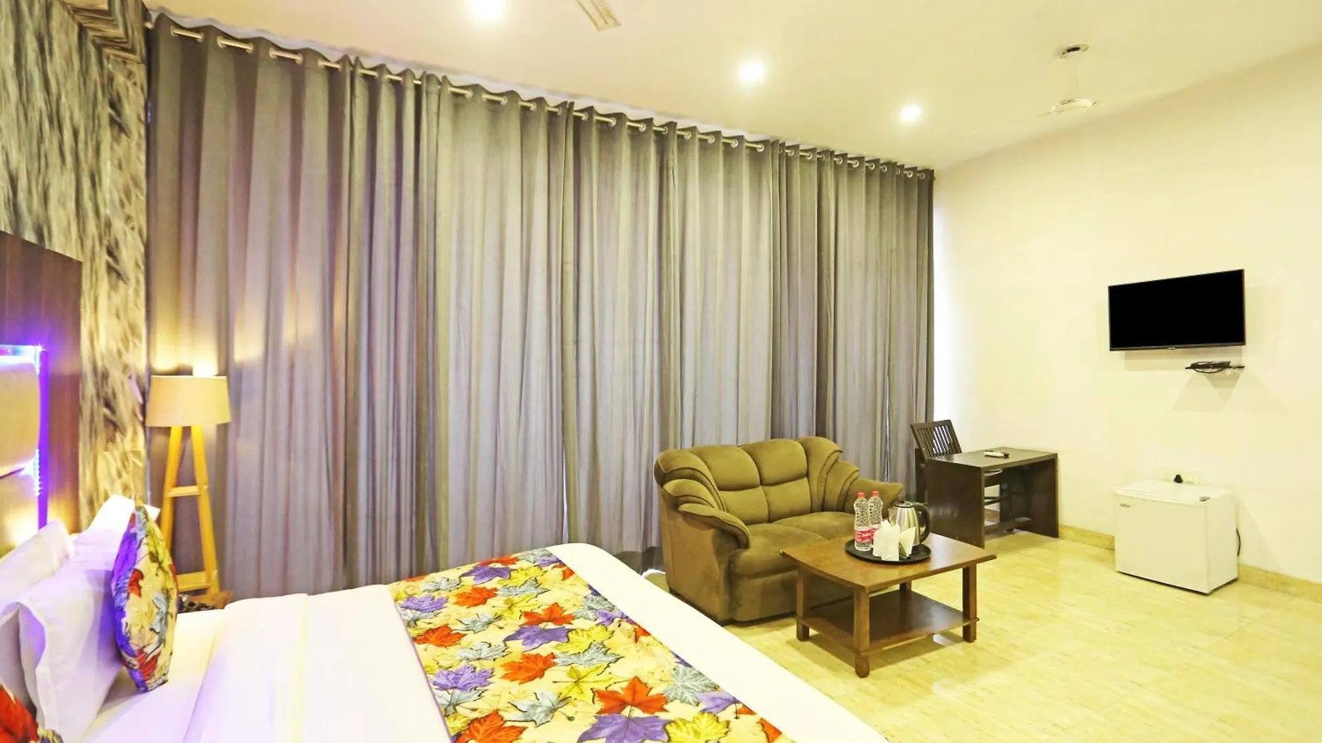 Hotel The Kiara Near Delhi Airport Nové Dillí 3*,